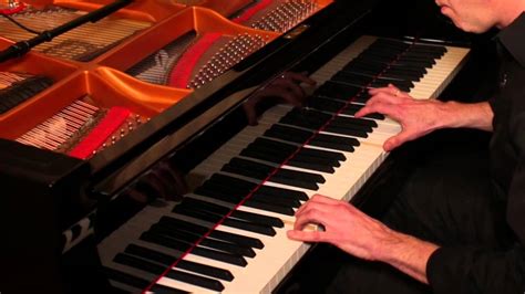  The Well-Tuned Piano - A Masterpiece That Entangles Drones With Microtonal Explorations